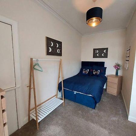 Lovely 2 Bedroom Apartment In The Centre Of Hawick Esterno foto